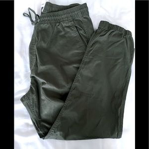 Men’s H&M olive woven jogger pant, size XL - NEVER WORN